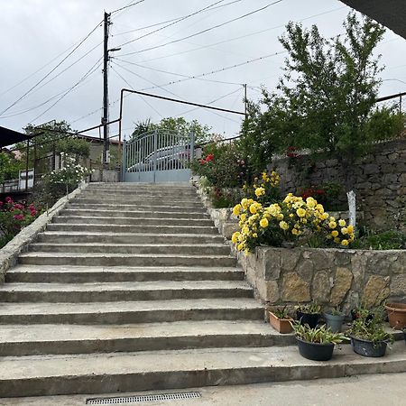 Guest House T&N Kutaisi Dış mekan fotoğraf