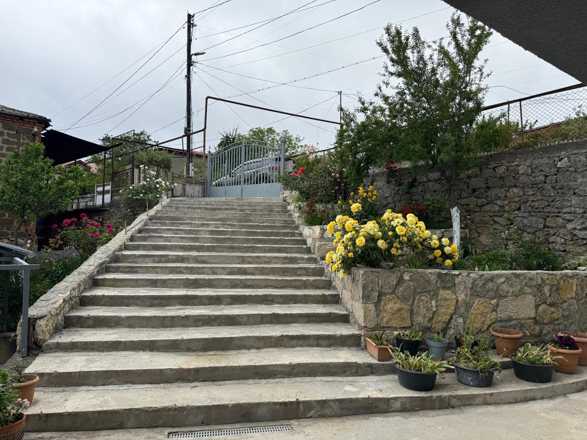 Guest House T&N Kutaisi Dış mekan fotoğraf